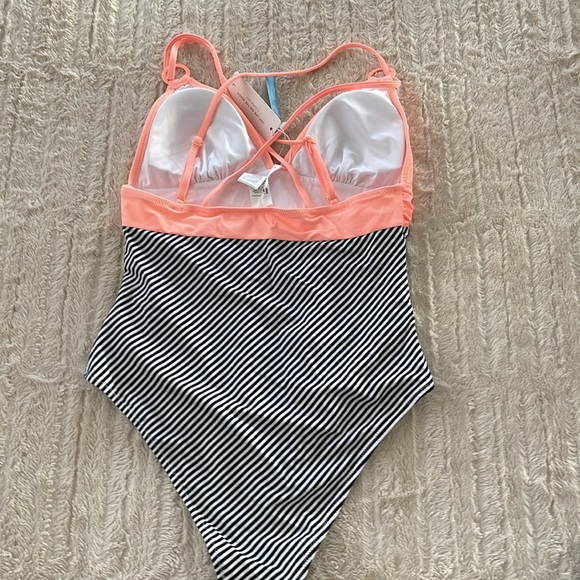 Peachy and Striped Gathered One Piece Swimsuit Sz large - Picture 5 of 6